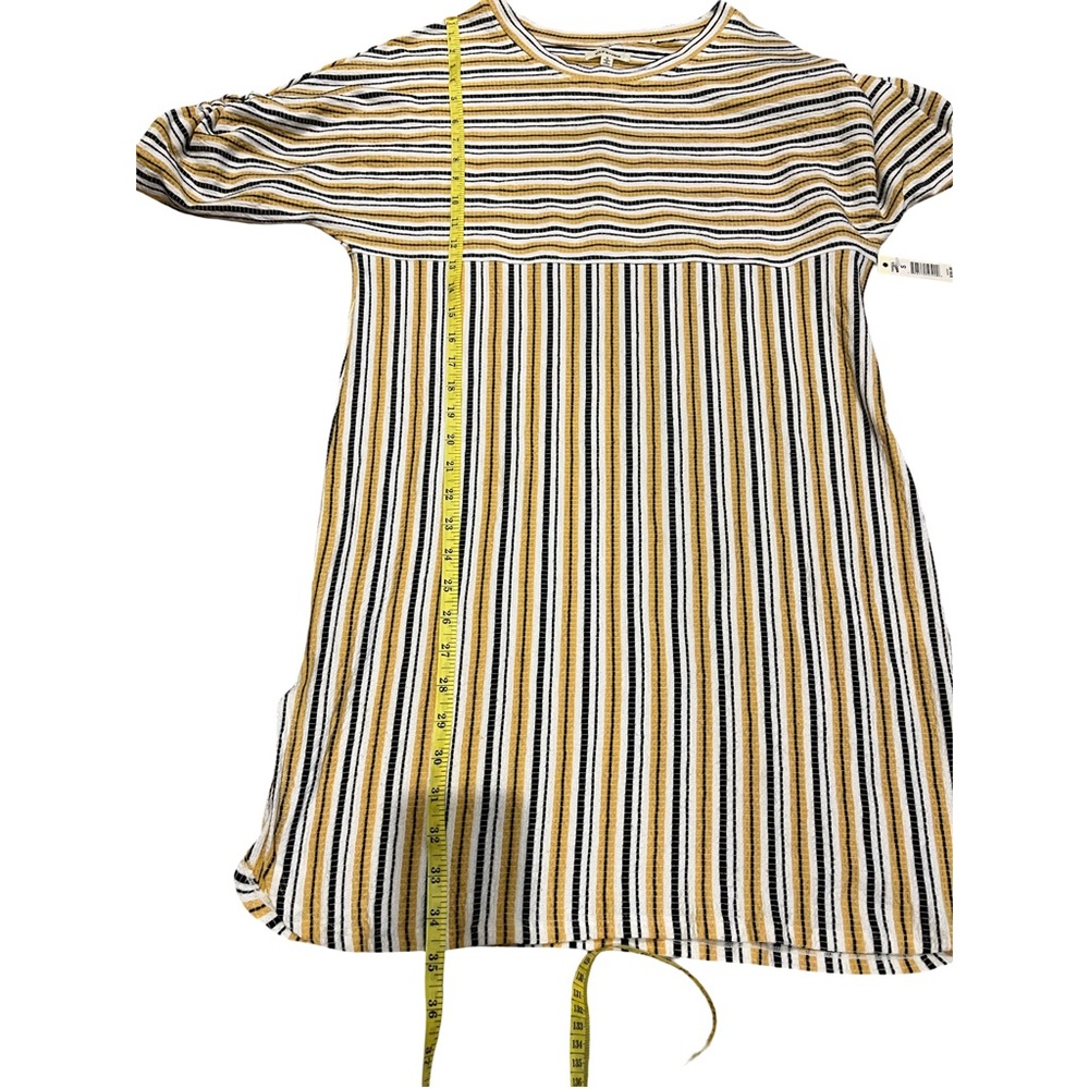 Max Studio Short Sleeve Striped Dress in Yellow and Black - Picture 4 of 6